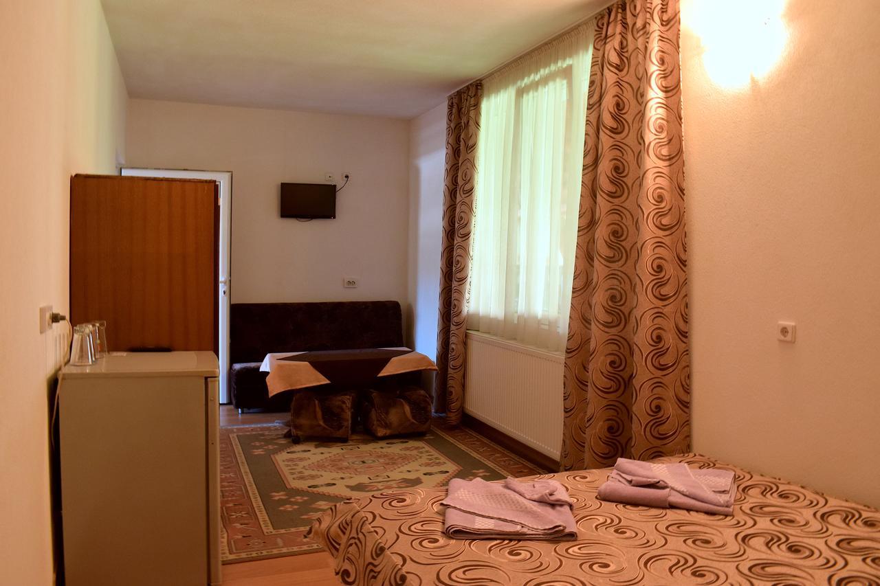 Complex Pele Hotel Zmeitsa Exterior photo